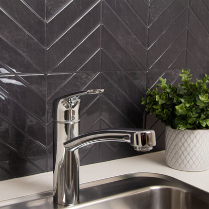 Obsidian peel and stick flise bag sølv håndvask