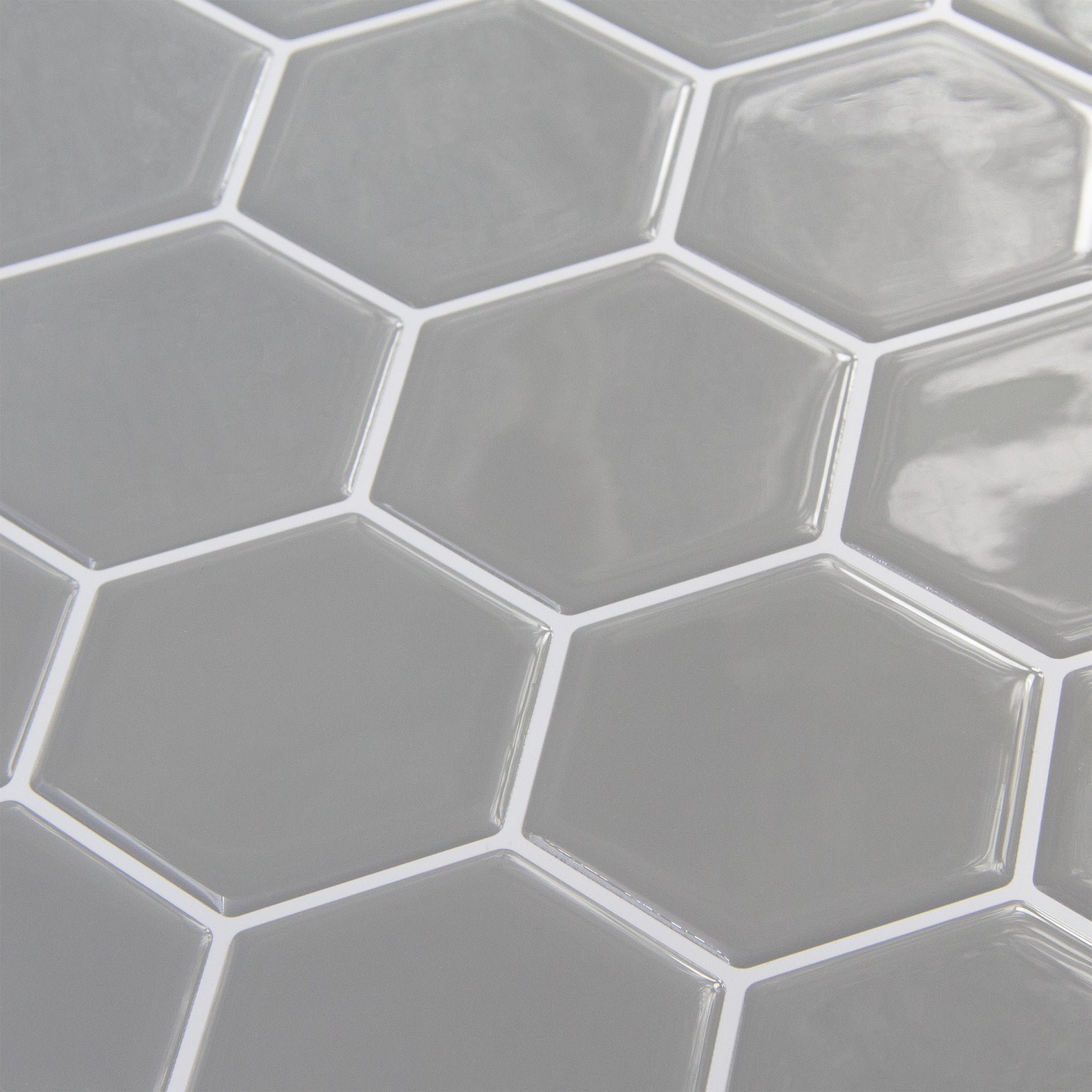 Grå fliseklistermærke (ashen hive) set fra skrå vinkel - stickoramic