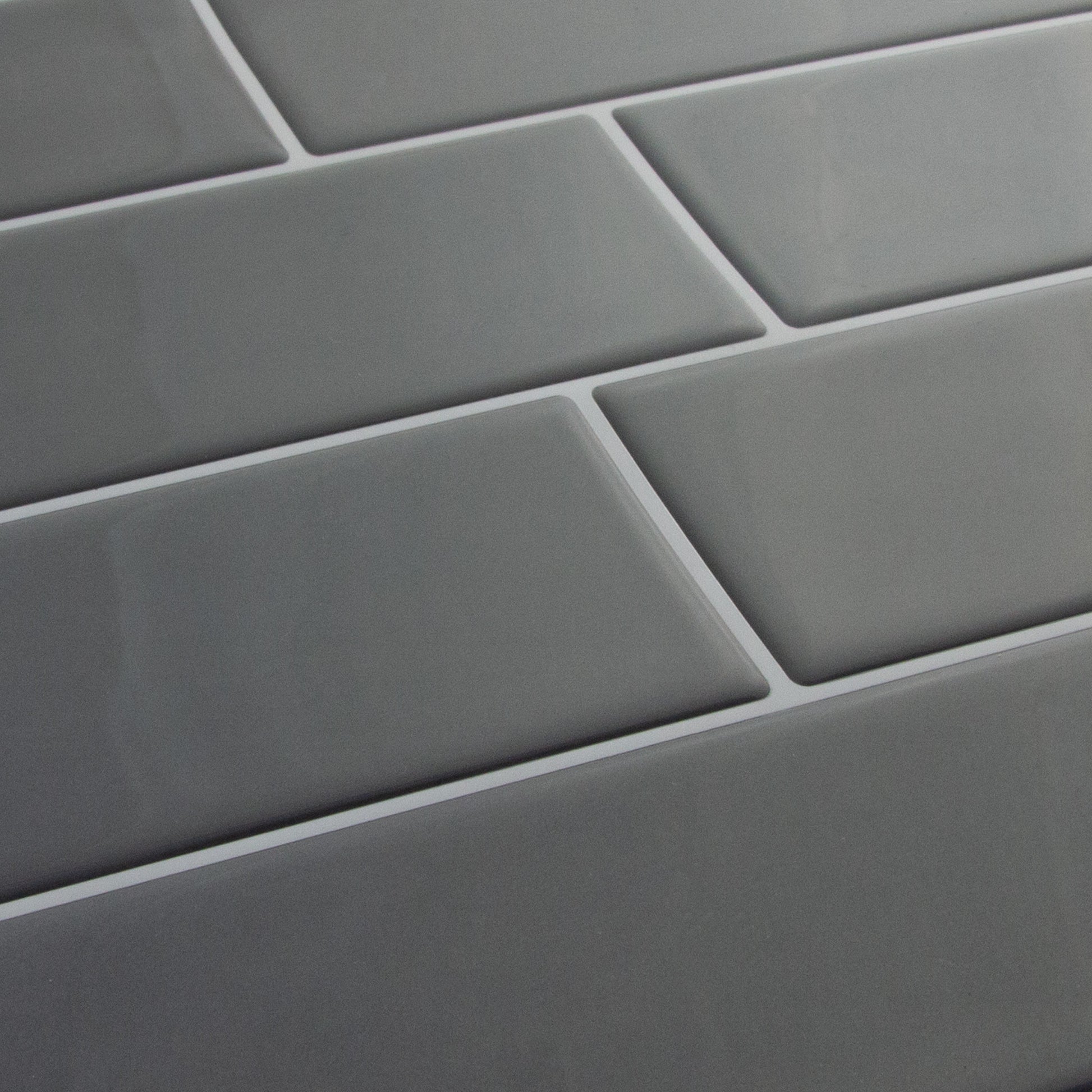 Mørkegrå (sort) fliseklistermærke (midnight metro) - skrå vinkel - stickoramic