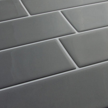 Mørkegrå (sort) fliseklistermærke (midnight metro) - skrå vinkel - stickoramic