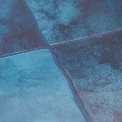 Blå fliseklistermærke (Ocean cube) set fra skrå vinkel - stickoramic